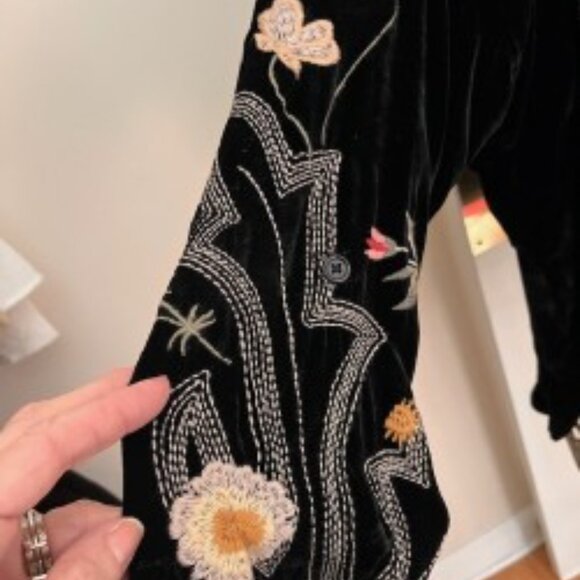 Johnny Was - Black Velvet Embroidered Top - L - Picture 3 of 7